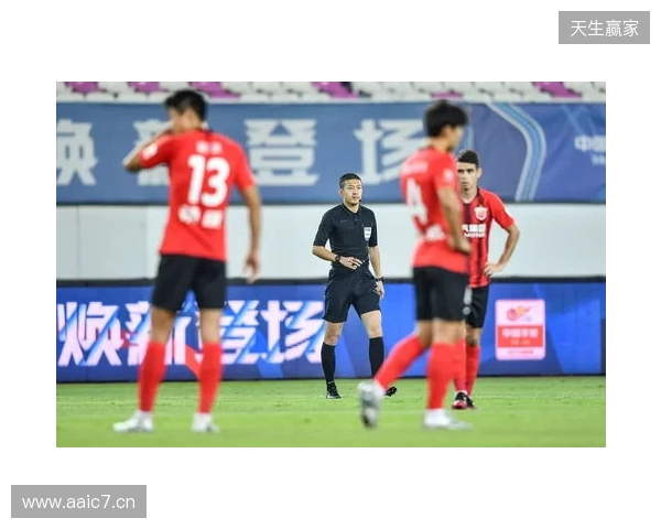 记者谈海港：这赛季确实定位保级了，看不出为啥换茹萨、梅伦多